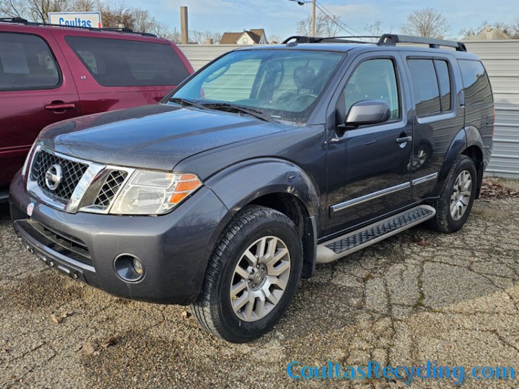 2010 Nissan Pathfinder LE - Click Image to Close